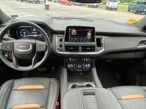 Used 2024 GMC Yukon AT4 w/ AT4 Premium Package AWD/4WD image 12