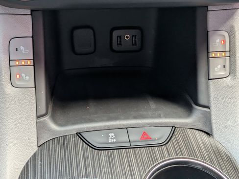 Certified 2017 GMC Acadia SLT FWD image 27