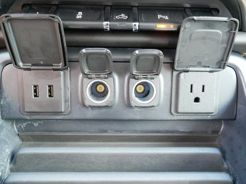Used 2018 Chevrolet Silverado 1500 High Country AWD/4WD image 31