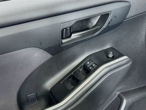 Used 2021 Toyota Highlander LE AWD/4WD image 17
