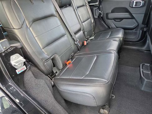 Used 2021 Jeep Wrangler Unlimited Sahara image 22