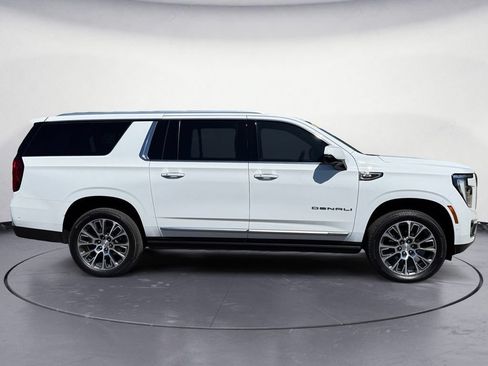Used 2026 GMC Yukon XL Denali w/ Sun & Power Step Package AWD/4WD image 9