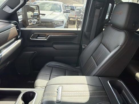 Used 2024 Chevrolet Silverado 2500 High Country w/ High Country Premium Package AWD/4WD image 21