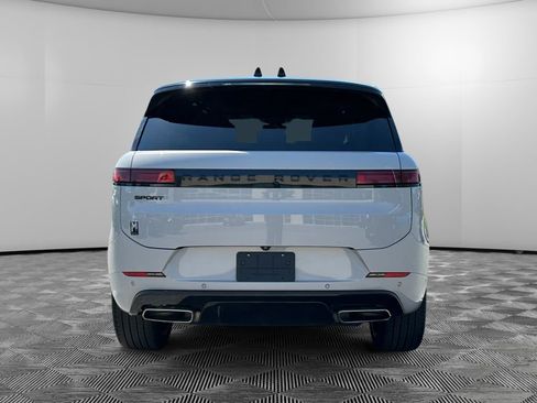 Used 2024 Land Rover Range Rover Sport Dynamic SE AWD/4WD image 4