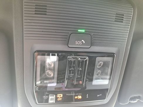 Used 2025 Volkswagen Atlas Cross Sport SEL R-Line image 13