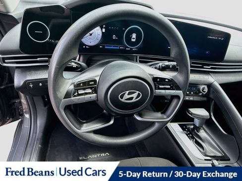 Certified 2024 Hyundai Elantra SEL FWD image 16