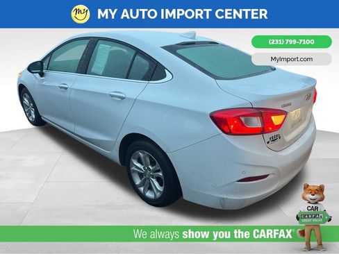 Used 2019 Chevrolet Cruze LT w/ Sun And Sound Package image 4