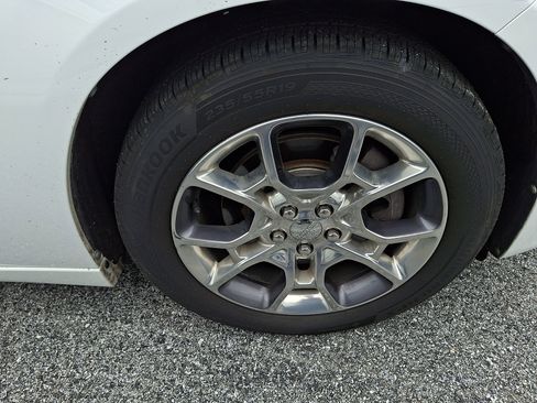 Used 2017 Dodge Charger SXT w/ AWD Plus Group image 9