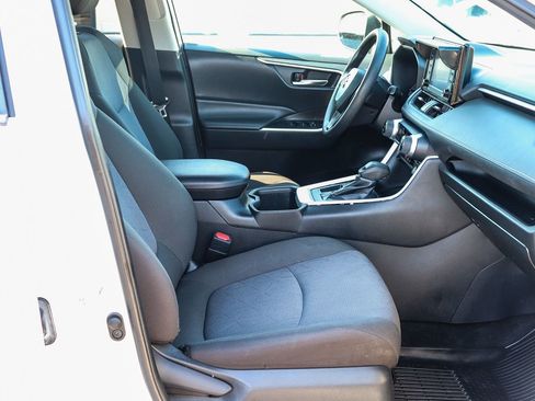 Certified 2022 Toyota RAV4 XLE w/ Convenience Package FWD image 20