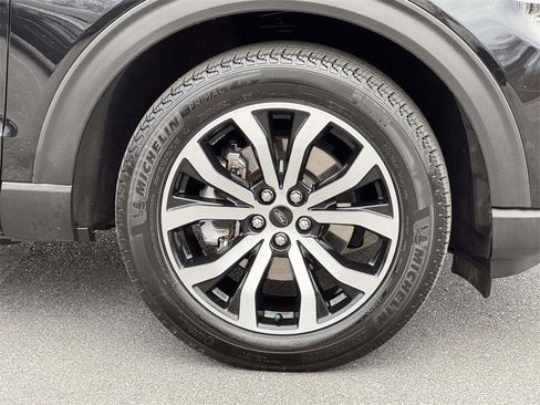 Used 2025 Ford Explorer ST-Line image 12