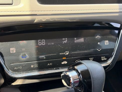 Used 2017 Honda HR-V EX-L image 10