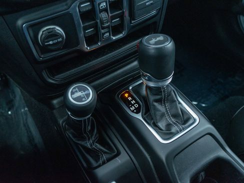 Used 2023 Jeep Wrangler Sahara w/ Cold Weather Group image 21