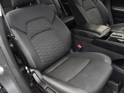 Certified 2025 Nissan Pathfinder SV FWD image 22