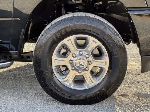 Used 2024 RAM 2500 Big Horn w/ Safety Group image 11