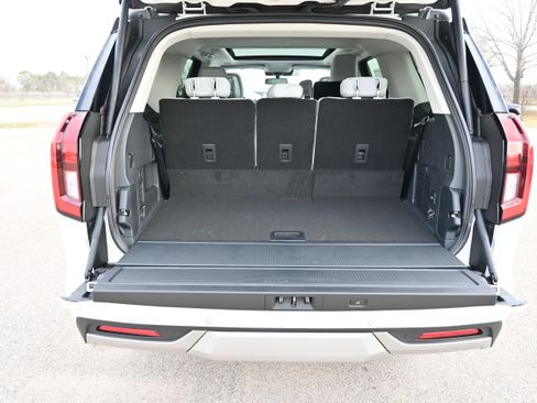 New 2026 Ford Expedition Platinum image 6