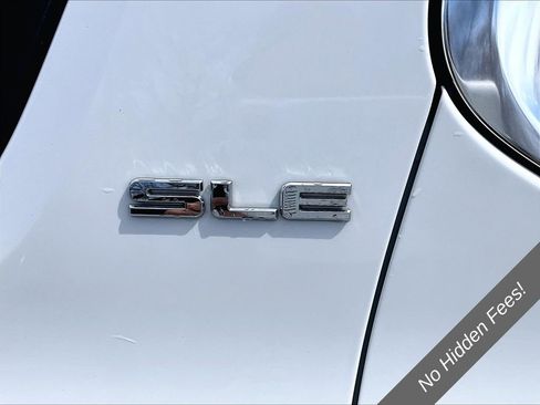 Used 2018 GMC Acadia SLE w/ Driver Alert Package I FWD image 8