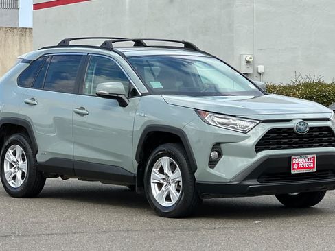 Used 2019 Toyota RAV4 XLE w/ Convenience Package AWD/4WD image 5
