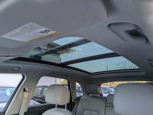 Used 2018 Audi Q5 2.0T Premium Plus w/ Premium Plus Package image 25