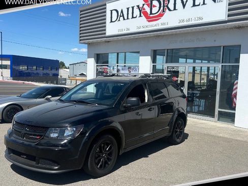 Used 2020 Dodge Journey SE w/ Blacktop Package image 1