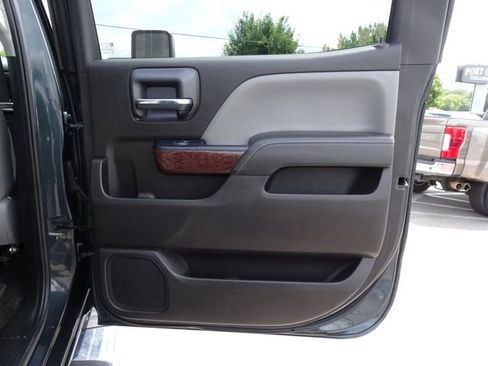 Used 2018 GMC Sierra 2500 SLT w/ Duramax Plus Package AWD/4WD image 20
