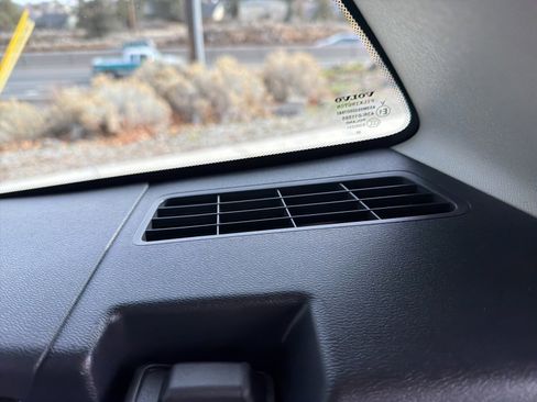 Used 2023 Volvo XC60 B5 Plus w/ Protection Package Premier image 20