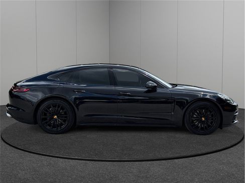 Used 2017 Porsche Panamera 4S image 10