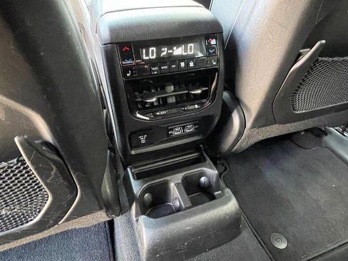 Used 2022 Jeep Grand Cherokee L Overland w/ Luxury Tech Group IV image 21