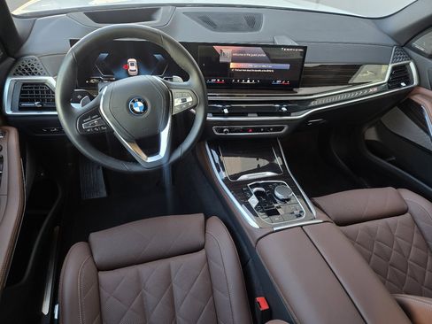 Used 2026 BMW X5 xDrive50e w/ Climate Comfort Package image 12