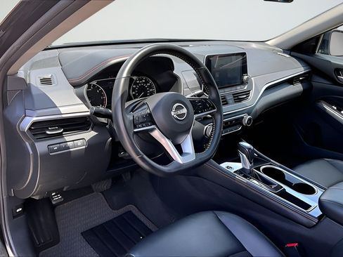 Certified 2025 Nissan Altima 2.5 SR FWD image 14