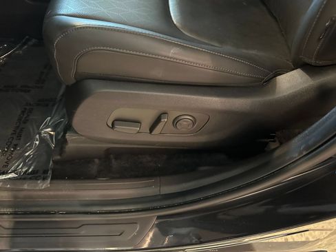 Used 2026 Kia Carnival FWD image 23
