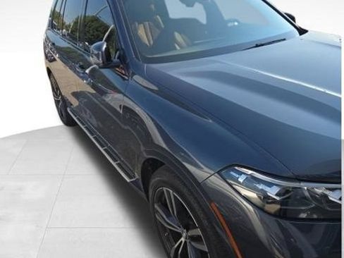 Used 2022 BMW X7 xDrive40i w/ M Sport Package AWD/4WD image 7