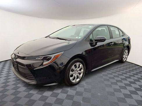 Used 2024 Toyota Corolla LE FWD image 4