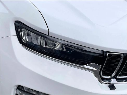 Used 2023 Jeep Grand Cherokee 4WD 4xe image 33