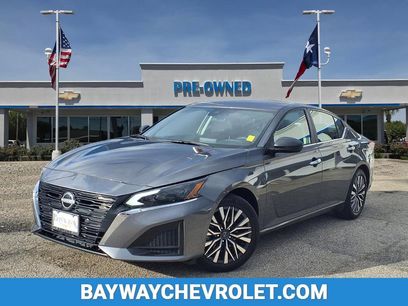Used 2024 Nissan Altima 2.5 SV