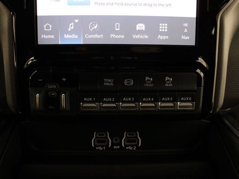 New 2026 RAM 3500 Big Horn AWD/4WD image 6