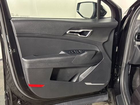 Certified 2025 Kia Sportage LX AWD/4WD image 11