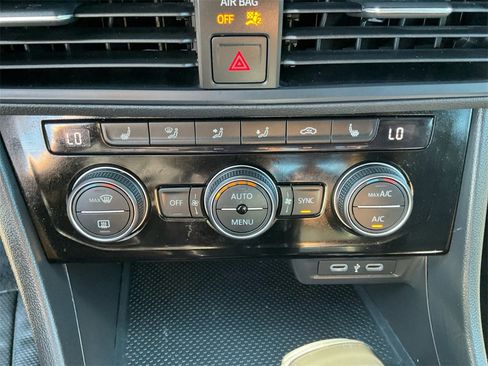 Used 2024 Volkswagen Jetta SE image 21