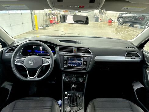Used 2022 Volkswagen Tiguan S image 11