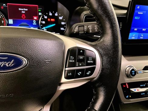 Certified 2022 Ford Explorer XLT w/ Equipment Group 202A AWD/4WD image 18