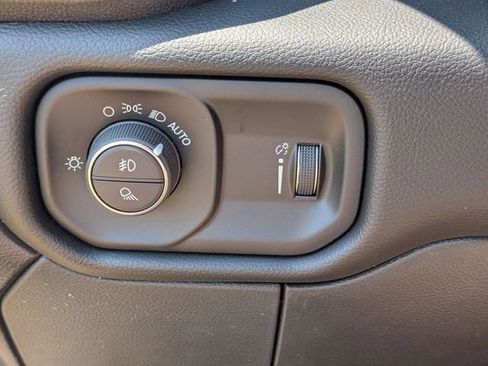 New 2026 RAM 2500 Big Horn AWD/4WD image 13