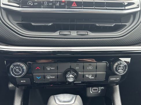 New 2026 Jeep Compass Latitude image 15