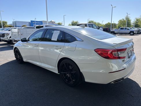 Used 2018 Honda Accord Sport image 8