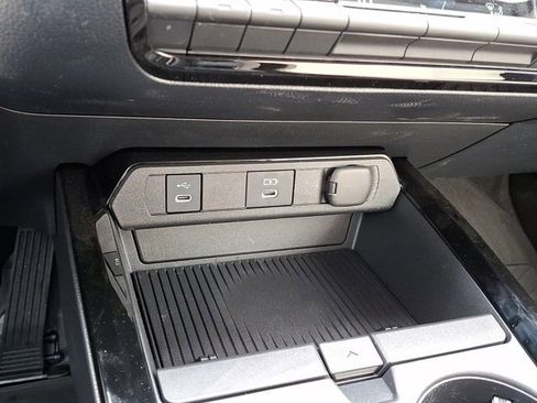 New 2026 Toyota Prius XLE image 18