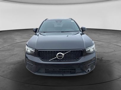 Used 2024 Volvo XC40 B5 Core