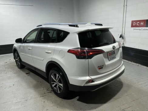 Used 2018 Toyota RAV4 XLE w/ Plus Extra Value Package AWD/4WD image 4