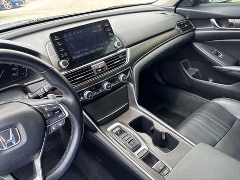 Used 2022 Honda Accord Touring image 19