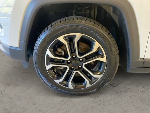 Used 2023 Jeep Compass Limited image 15