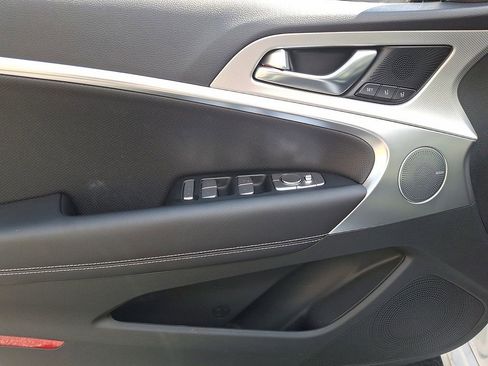 Used 2026 Genesis G70 2.5T Prestige image 10