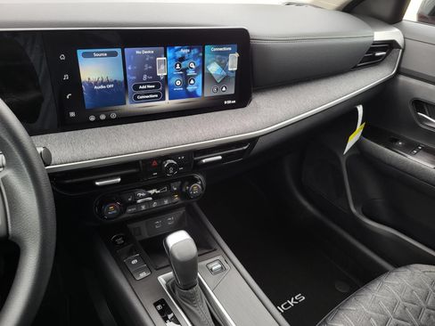 New 2026 Nissan Kicks SV w/ Cold Weather Package FWD image 18