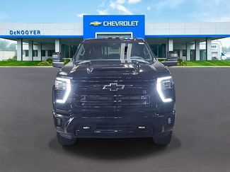 New 2026 Chevrolet Silverado 2500 High Country w/ High Country Premium Package AWD/4WD video 3